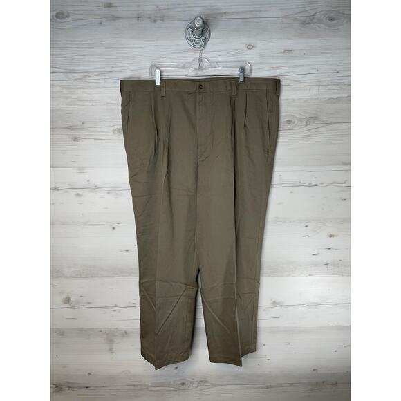 Haggar Pants Mens 44x30 Bark Freedom Khaki Pleated Classic Fit Wrinkle Free - Picture 1 of 11